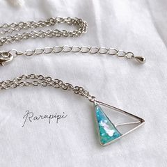 ▽三角のステンドグラスネックレス△