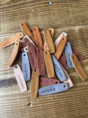 レザークラフト　革タグ　「ありがとう」　ハンドメイド