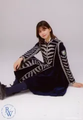 【中古】生写真(乃木坂46) 渡邉理佐/座り・2016 FNS歌謡祭「二人セゾン」歌唱衣装/渡邉理佐 欅坂46衣装ランダム生写真