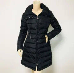 美品★MONCLER・モンクレール FLAMME レディース ブランドアイコンワッペン 収納フード付き シャイニーナイロン ダブルジップ ダウンコート(1)レディースダウンジャケット カジュアル ジャケット 秋冬物 アウター ブランド ブラック