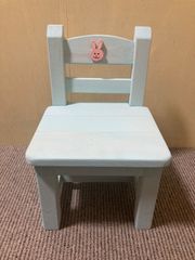 お子さま向け　手作り天然木うささんイス