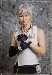 【中古】生写真(男性) 岡宮来夢(鶴丸国永)/上半身・キャラクターショット/「ミュージカル『刀剣乱舞』 鶴丸国永 大倶利伽羅 双騎出陣 ～春風桃李巵～」ブロマイド ライブver.1