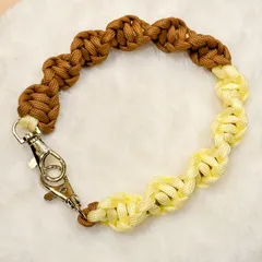 ハンドストラップ スマホストラップ  カメラストラップ パラコード ハンドメイド イエロー×ブラウン