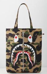 BAPE◆A BATHING APE／シャーク◆トートバッグ◆付録品ノベルティ A BATHING APE 2015 SPRING シャーククッショントート - メルカリ