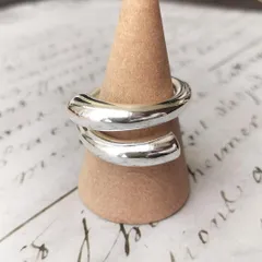 161M【SV925/フリーサイズ】　太め　スパイラル　ウェーブモチーフ　リング　ボリューム　重なりデザイン　上品　大人　落ち着いた　エレガント　清楚　普段使い　フォーマル　デート　レディース　ギフト　プレゼント　高見え　シルバー　オープンリング　鏡面仕上げ