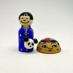 中華街　お面　男の子　こけし