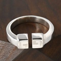 磨き済/美品 GUCCI グッチ リング 18号 カットアウトG SV 925 - メルカリ