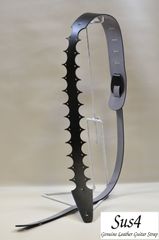 Sus4オリジナル  国内生産＆ハンドメイド　本革ギターストラップ Genuine Leather Guitar Strap(フィッシュボーン)ブラックシュリンク飾有り