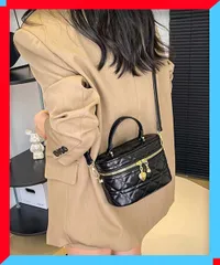 新品 キルティングバニティバッグ レディース 斜めがけ鞄 クロスボディバッグ ファッション鞄 プレゼント カバン 【送料無料】