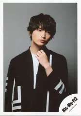 【中古】生写真(ジャニーズ) Kis-My-Ft2/玉森裕太/上半身・衣装黒白・右手下・左手胸元・体正面/「PICK IT UP」PV＆ジャケ写撮影オフショット/公式生写真