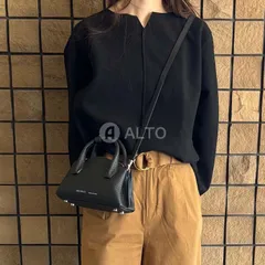 IACUCCIショルダーバッグ IACUCCI（イアクッチ）の「アバ SD SPECCHIO（ショルダーバッグ