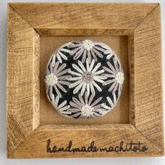 刺繍【ヘアゴム】【ポニーフック】【ブローチ】選べるパーツ　no.122