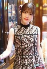 秋元真夏　生写真　まとめ売り3 乃木坂 秋元真夏 2021年3月 生写真 3枚セット - メルカリ