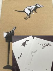 バンクシー　Ａ４厚紙　ステンシルシート【シャンパンコルクで飛ぶネズミ】 バンクシーなどの切り絵アート　複色仕様