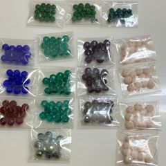 お裾分け 色々手染めビーズセット - メルカリ