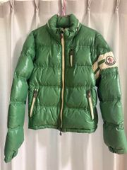 MONCLER オリーブグリーン ダウンジャケット - メルカリ