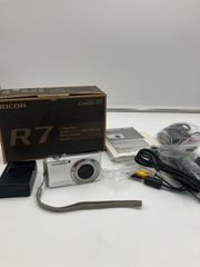美品  RICOH  リコー  デジタルカメラ　デジカメ   Caplio (キャプリオ) R7 シルバー