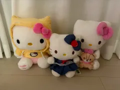 ハローキティとクマのぬいぐるみセット Amazon.co.jp: Jazwares ハローキティ&フレンズ、50周年記念 8