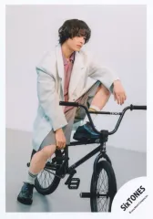 【中古】生写真(STARTO) SixTONES/松村北斗/全身/シングル「音色」MV＆ジャケ写オフショット/公式生写真