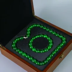 中国美術　翡翠　ループタイ　根付　天然素材　アンティーク　和彫　置物　骨董飾り物 中国美術 ループタイ 和田玉 古砡 白砡 根付 天然素材