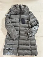 PRADA ダウンジャケット グレー　ファー付き　38サイズ プラダ ファー付 ロングダウンジャケット（コート）29Z117