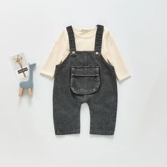 サロペット　オーバーオール　男の子　黒　羽付き