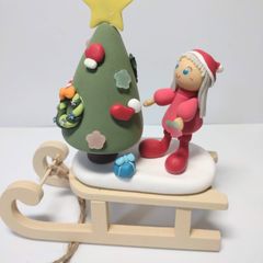 ニッセとソリ　赤