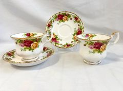 美品 ROYAL ALBERT ロイヤルアルバート Old Country Roses オールドカントリーローズ 金彩 カップ＆ソーサー 2客セット 現状品