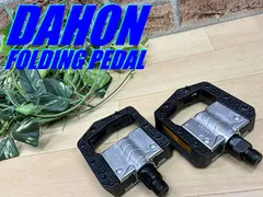 テルスポ イチ推し!! 未使用品!! DAHON 純正 完成車付属品 折り畳みペダル Wellgo FOLDING PEDAL 386g ダホン ターン 折畳自転車 ミニベロ フラットペダル 自転車用 D-405のサムネイル