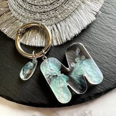 シャボン玉○レジンイニシャルキーホルダー　M