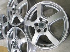 ブリヂストン■TRIP R5■16インチ 5穴-114.3■装着車種RAV4 装着車種RAV4 カムリ ハリアー プリウスα エクストレイル ジューク