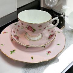 ROYAL ALBERT ニューカントリーローズ ３点セット（ソーサーにヒビの為）
