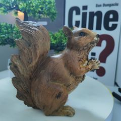 置物 オブジェ ガーデンオーナメント リス りす 木製風 屋外 屋内 インテリア 玄関 リビング ダイニング 装飾 庭 ガーデニング 装飾 ガーデ