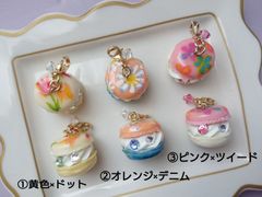 お花マカロン(フェイクスイーツ)のチャーム