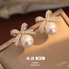 【フォーマルな場面にも】リボンピアス ゴールドピアス  キラキラピアス 小ぶり ゴールド 上品 ジュエリー パールピアス 結婚式 上品 ジュエリー パールピアス 結婚式 ノンホールピアス ゴールドイヤリング agete 4℃ ete lesbonbon