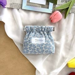 ミニバッグにも入る♪ぷっくりフワフワ♪紫陽花ブルーのお花な刺繍☆パクパクバネポーチ