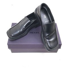 1305 PRADA プラダ CALZATURE UOMO レザーローファー メンズ  黒 ブラック 本革 ビジネスシューズ 本皮 スリッポン スクエア サイズ6 1/2