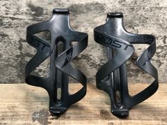 JE613 モスト MOST THE WINGS 1K カーボン ボトルケージ ペア ※クラックのためジャンク