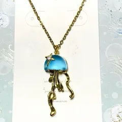 ハンドメイド　ゴールドチェーン、ネックレス立体くらげ(ブルー)
