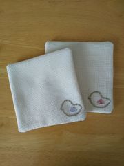 地刺し 刺繍 コースター（小鳥）　2枚セット