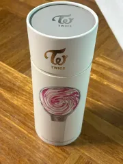 TWICE ペンライト ホワイト 　2025年購入 Amazon.co.jp: TWICE New OFFICIAL LIGHT STICK - CANDYBONG Z