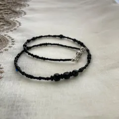 黒のビーズネックレス／チョーカー