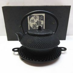 南部鉄器 盛栄堂 急須 鉄瓶 やかん あられ紋 さくら 桜 茶こし 敷台 釜敷 元箱 保管品 E72Z