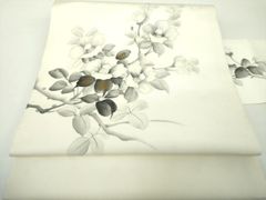 名古屋帯 藤の花 白地高級 正絹 名古屋仕立て 筆文字 藤の花 - メルカリ