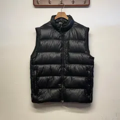 NIKE ACG 中綿ベスト プリマロフトブラック　M ナイキ エーシージー アウトドア ブラック 黒 プリマロフト