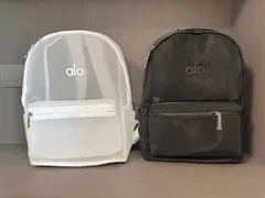 レア　♡ alo yoga シルバー　バックパック　リュック レア ♡ alo yoga シルバー バックパック リュック - メルカリ