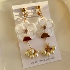 ビーズ 刺繍 お花 フォーマル イヤリング ホワイト