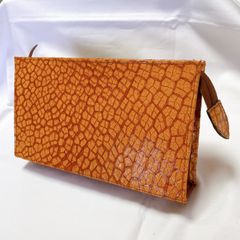 新品 未使用 フランス製 四角  レザー ポーチ 本革 セカンドバッグ 小さめ おしゃれ ブラウン 黄土色