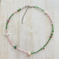 個性派 小鳥と淡水パールのビーズネックレス／チョーカー