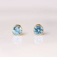 14KGF スイスブルージルコニア 4mm ベゼル ピアス